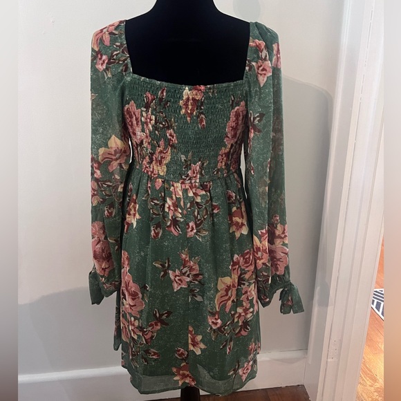 Long sleeve floral dress - Picture 2 of 4
